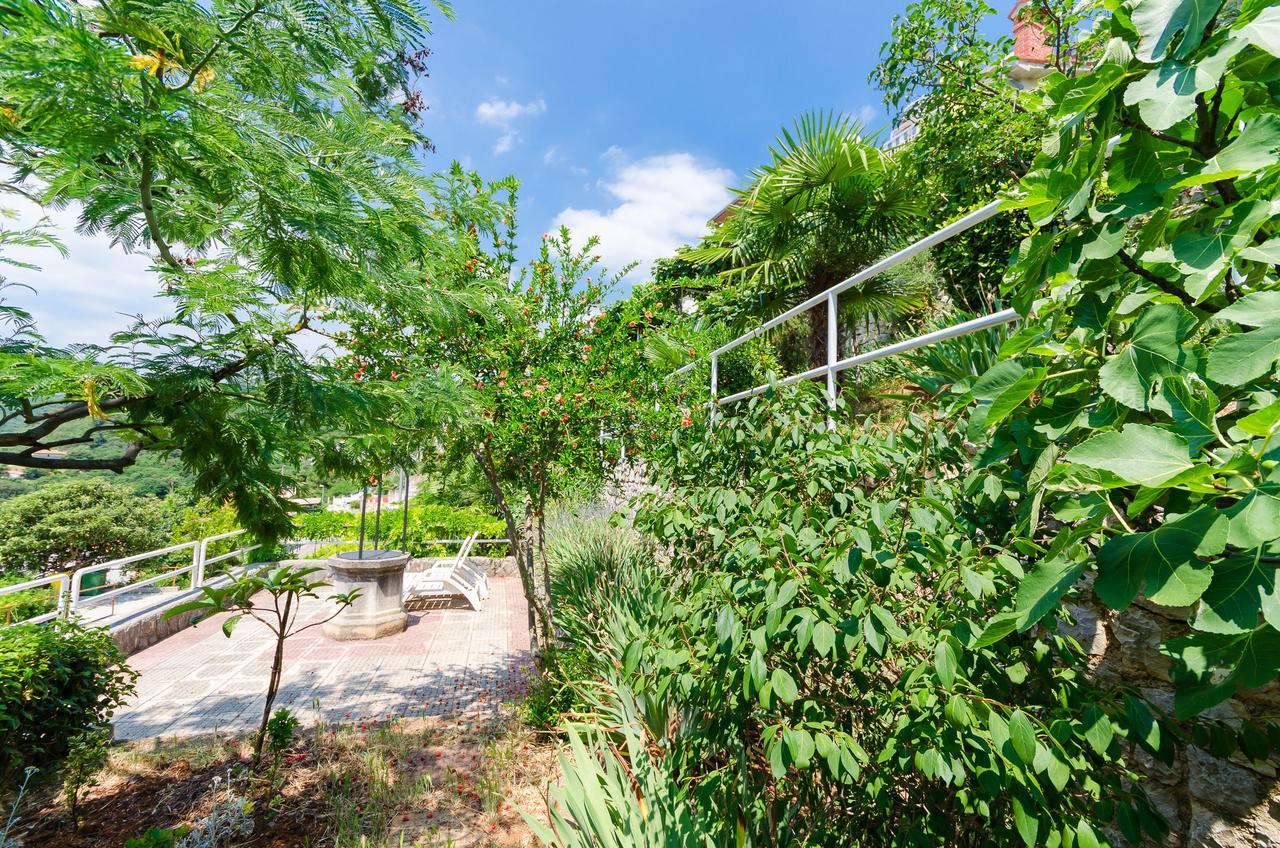 Apartments Mandica Rabac Exterior foto